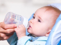 Nước uống với sức khỏe bé yêu